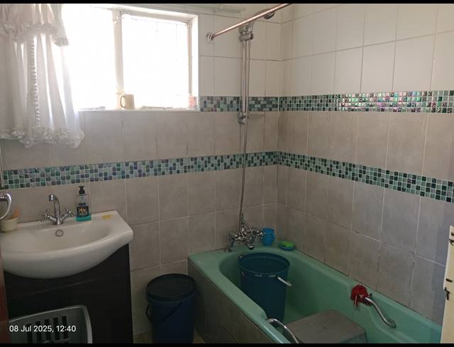 4 BEDROOM HOUSE FOR SALE IN RAISETHORPE